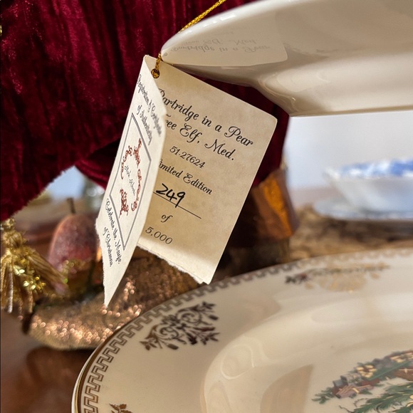 Mark Roberts Partridge in a Pear Tree Elf Medium - Picture 5 of 11